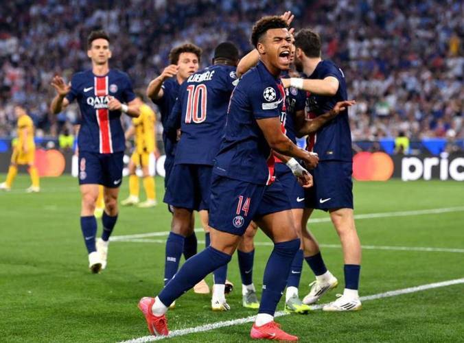 关于集结日法国杯焦点战,里昂止住颓势,目标明确,球队文化再被提及的信息-3377棋牌